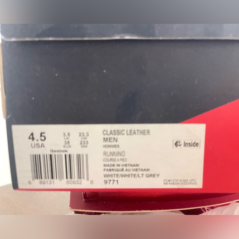 Brand new, with box leather white Reebok classic 6.5 womens /4.5 kids.